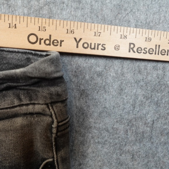 Good American Gray Straight Leg Jeans - Picture 6 of 11